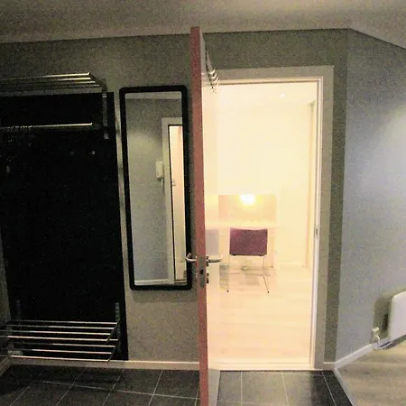 Modern_dark_apartment Apartment